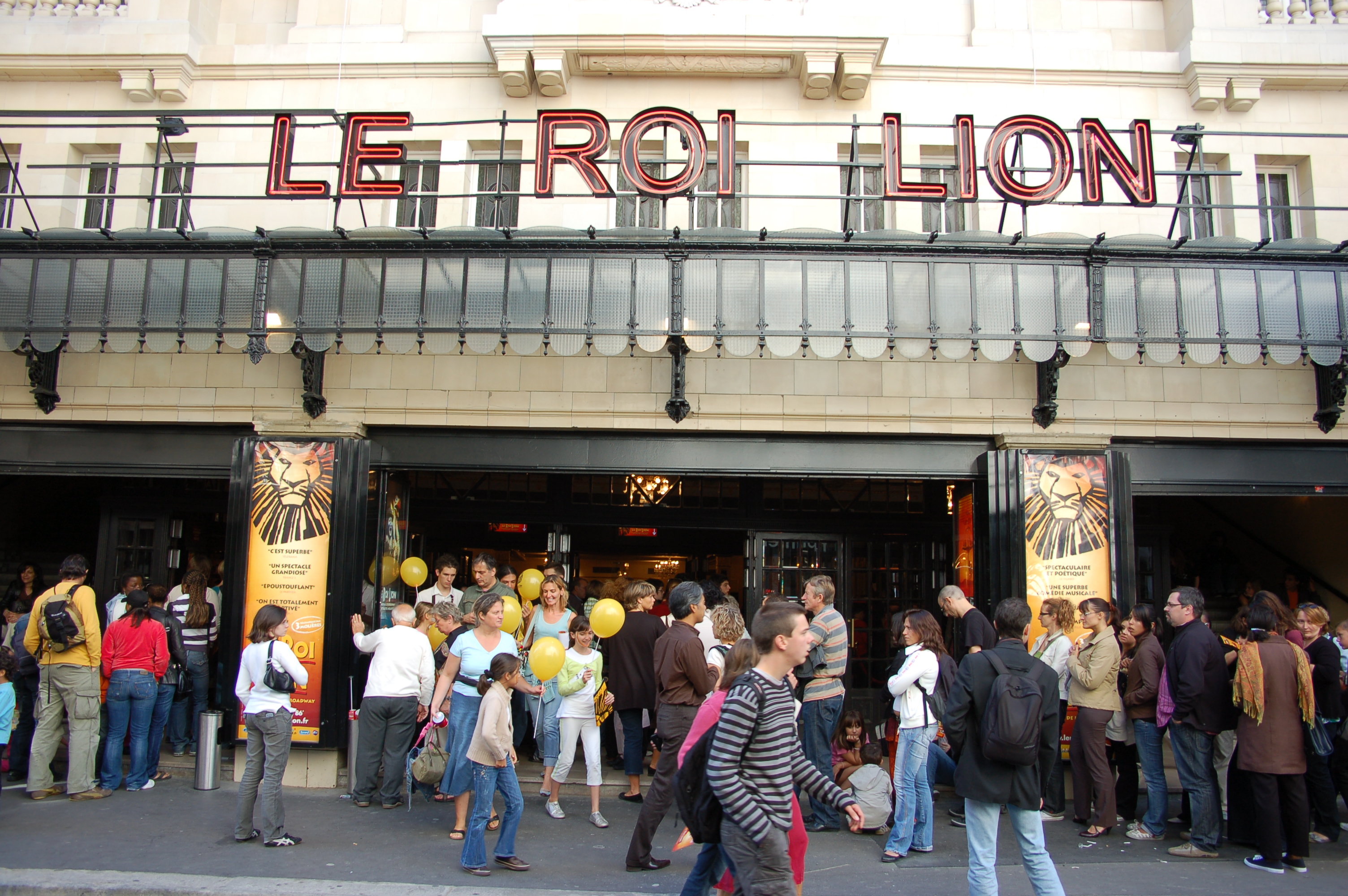 Les Portes Ouvertes du Roi Lion au théâtre Mogador